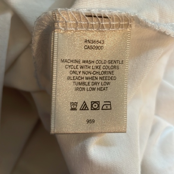 Van Heusen Lace Trimmed Tank Top. Large - Picture 5 of 5